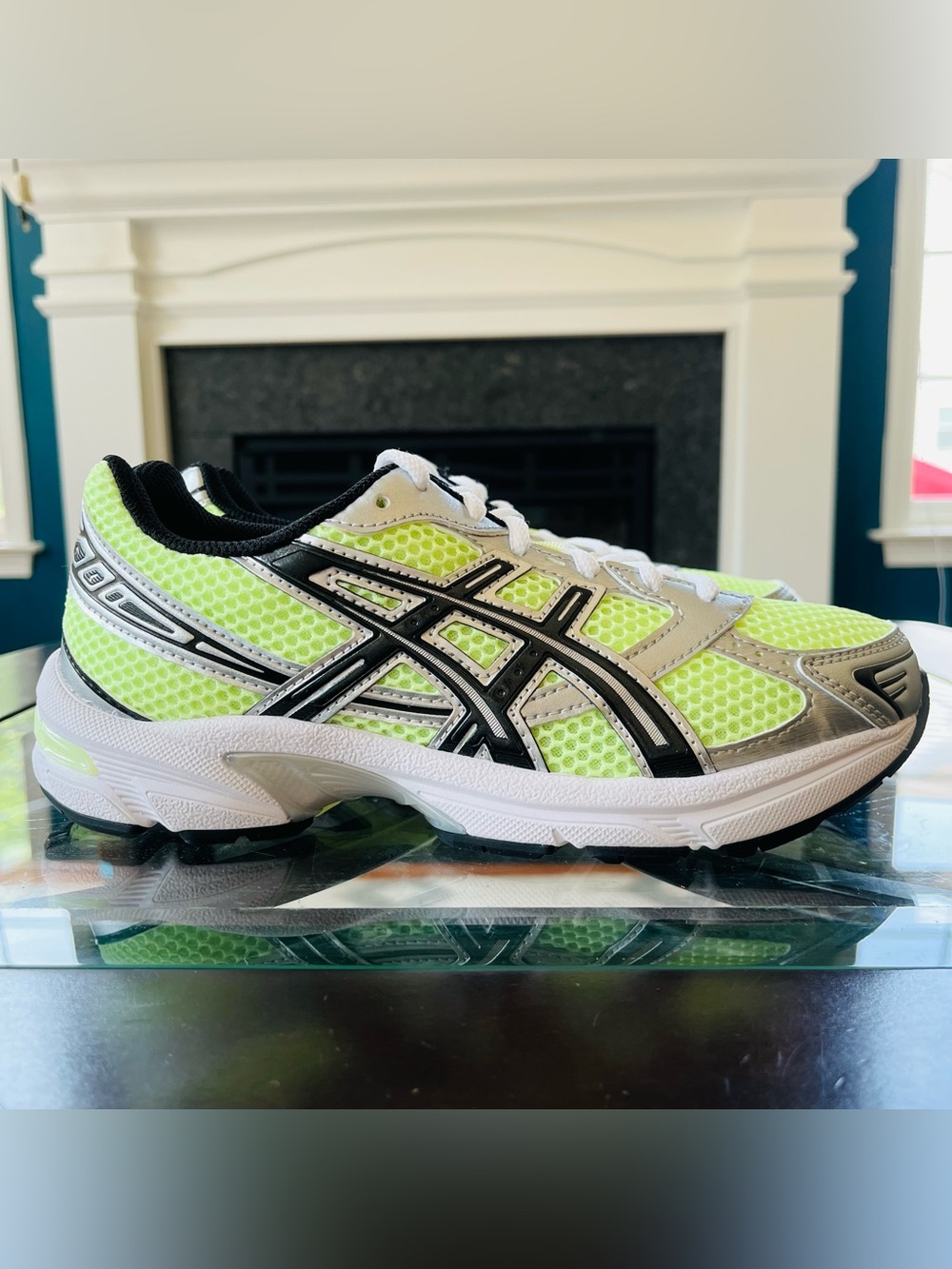 Sz 6 ASICS Gel 1130 Women’s Sneakers Neon Pack Green 1202A525